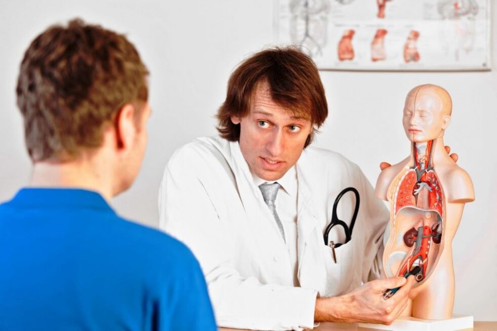 Doktor hastaya potensi engelleyen nedenler konusunda tavsiyede bulunur
